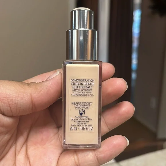 NWOT Dior Forever Foundation - In (0w) - broad spectrum SPF 15 - Picture 2 of 3